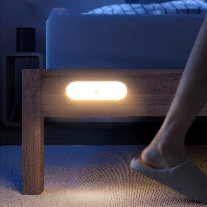 LED night light with motion sensor